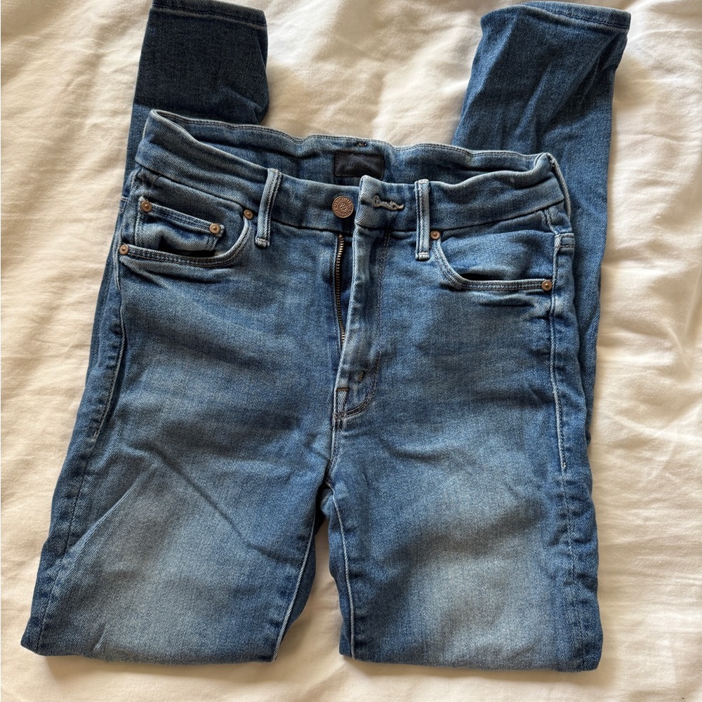 Mother High Waisted Looker Ankle in Hop on Hop Off